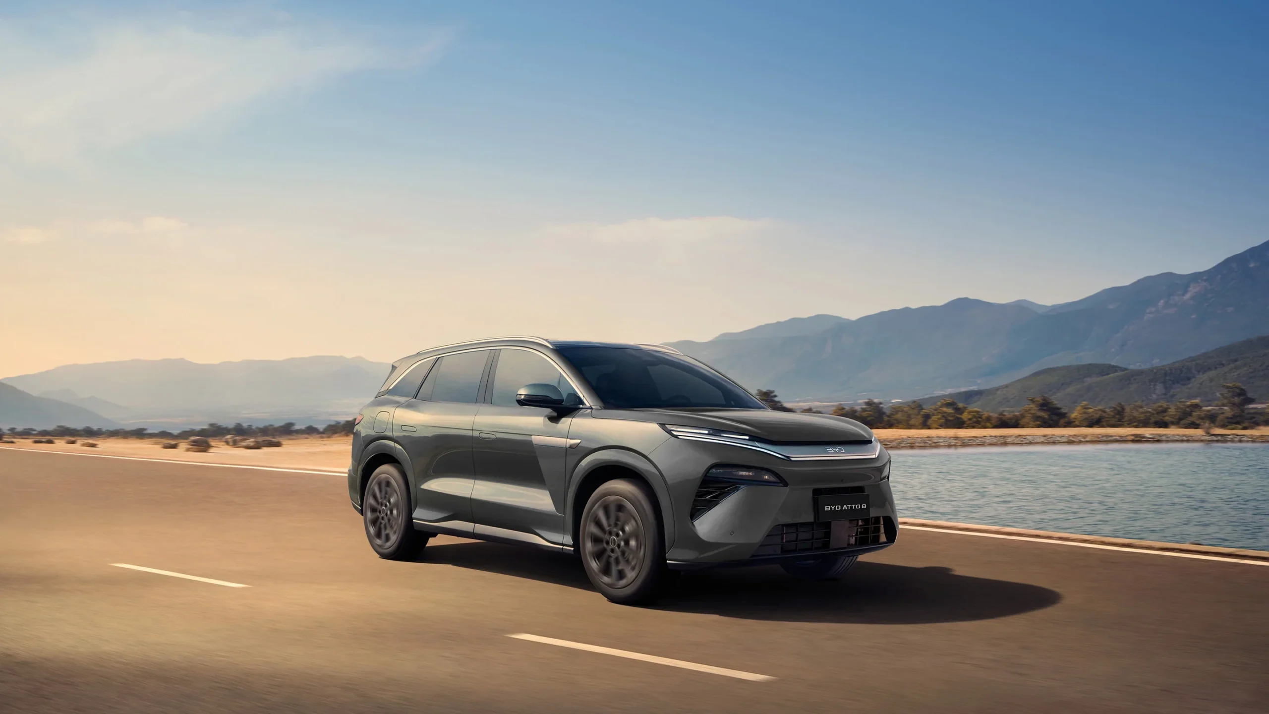 BYD ATTO 8